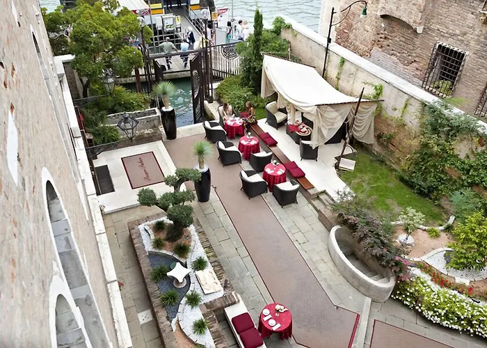 Pesaro Palace מלון 4*