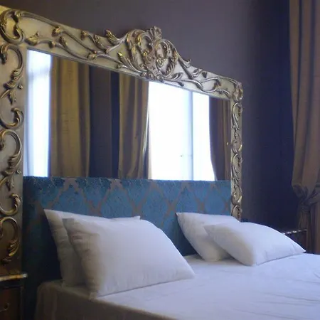 Otel Pesaro Palace Venedik