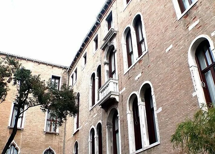 Szálloda Pesaro Palace 4*