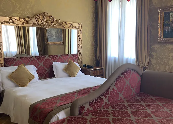 Pesaro Palace Velence