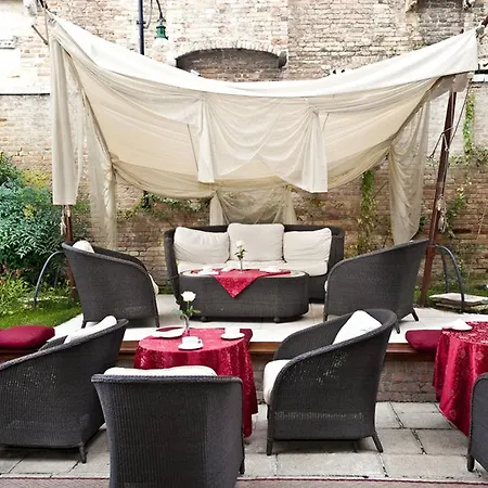 Pesaro Palace 4* Venice