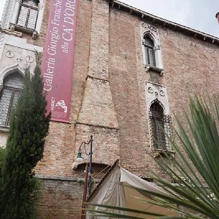 Pesaro Palace 4* ונציה