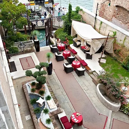 Pesaro Palace 4* Veneza