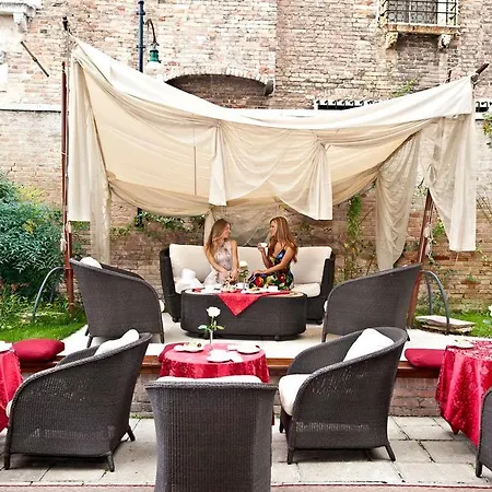 Pesaro Palace Szálloda 4*