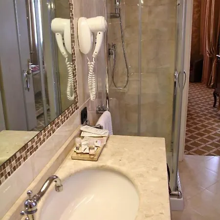Отель Pesaro Palace 4*