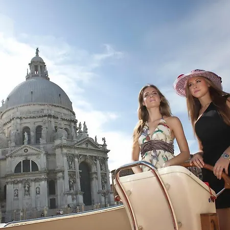 Pesaro Palace Venedik