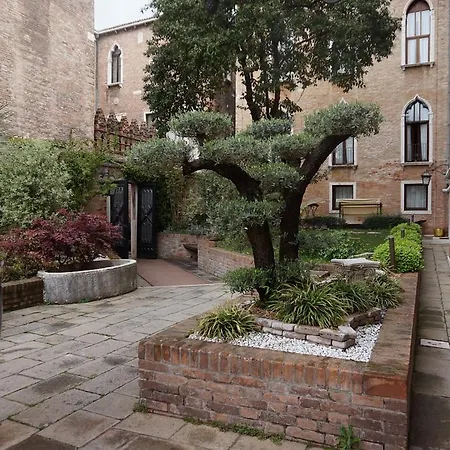 Otel Pesaro Palace Venedik