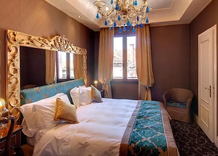 מלון Pesaro Palace 4*