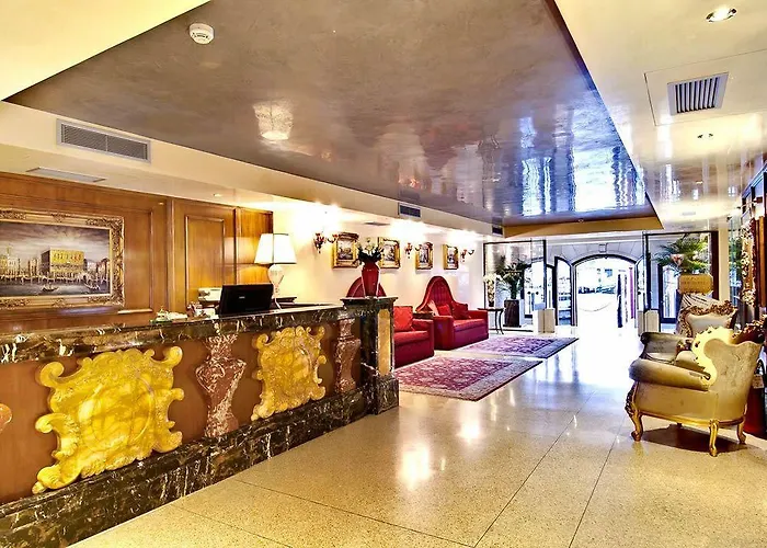 מלון Pesaro Palace