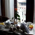 Pesaro Palace Szálloda