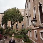 Szálloda Pesaro Palace