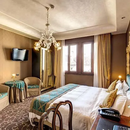 Hotel Pesaro Palace Venedig